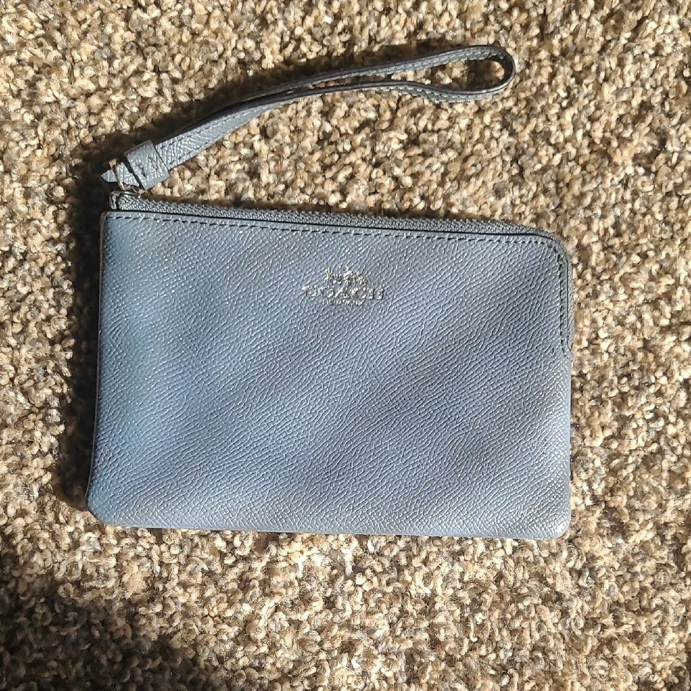 Coach Light Mist Coner Zip Wristlet